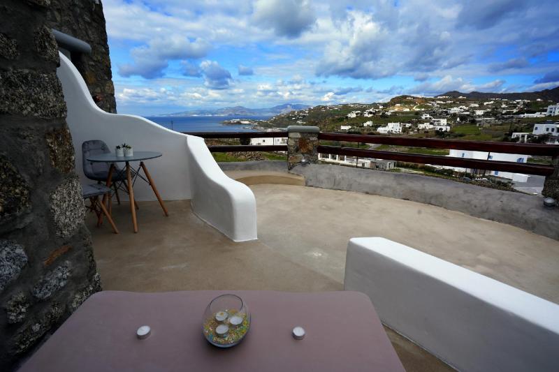 ΕΝΟΙΚΙΑΖΟΜΕΝΑ ΔΙΑΜΕΡΙΣΜΑΤΑ CRYSTAL SUITES MYKONOS